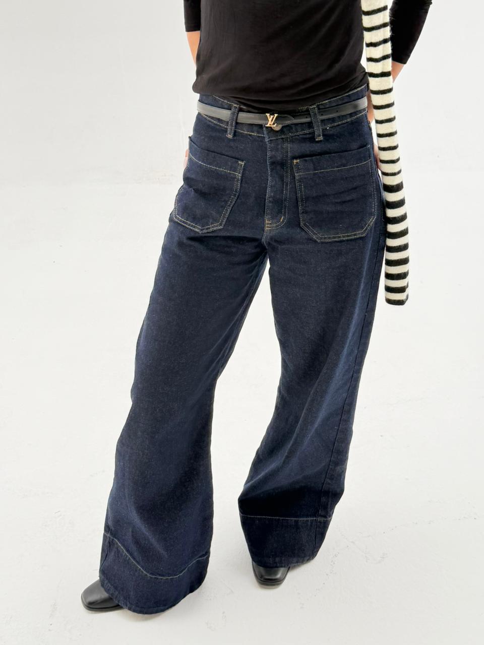 FRONT POCKETS