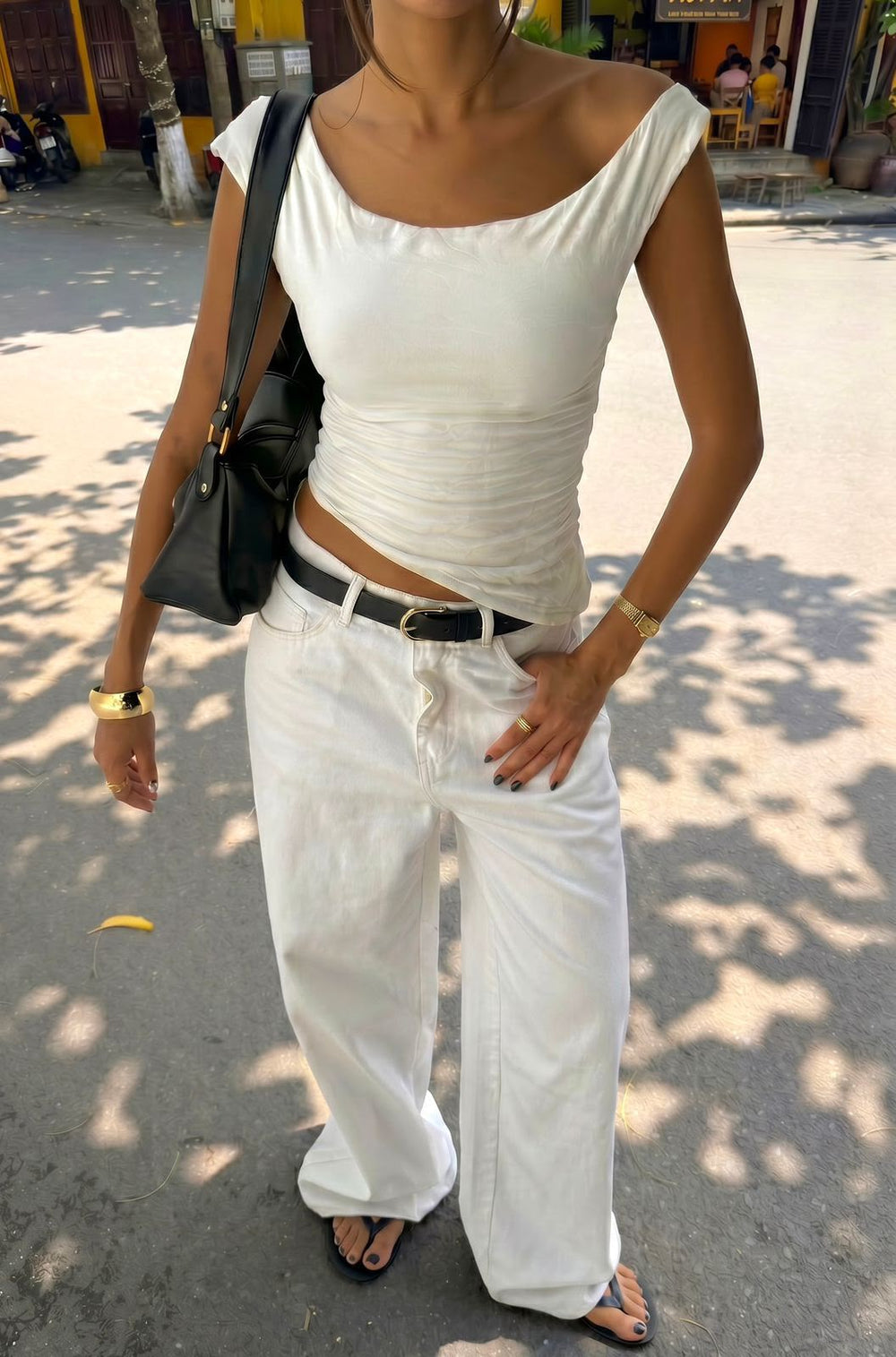 WHITE BAGGY JEANS